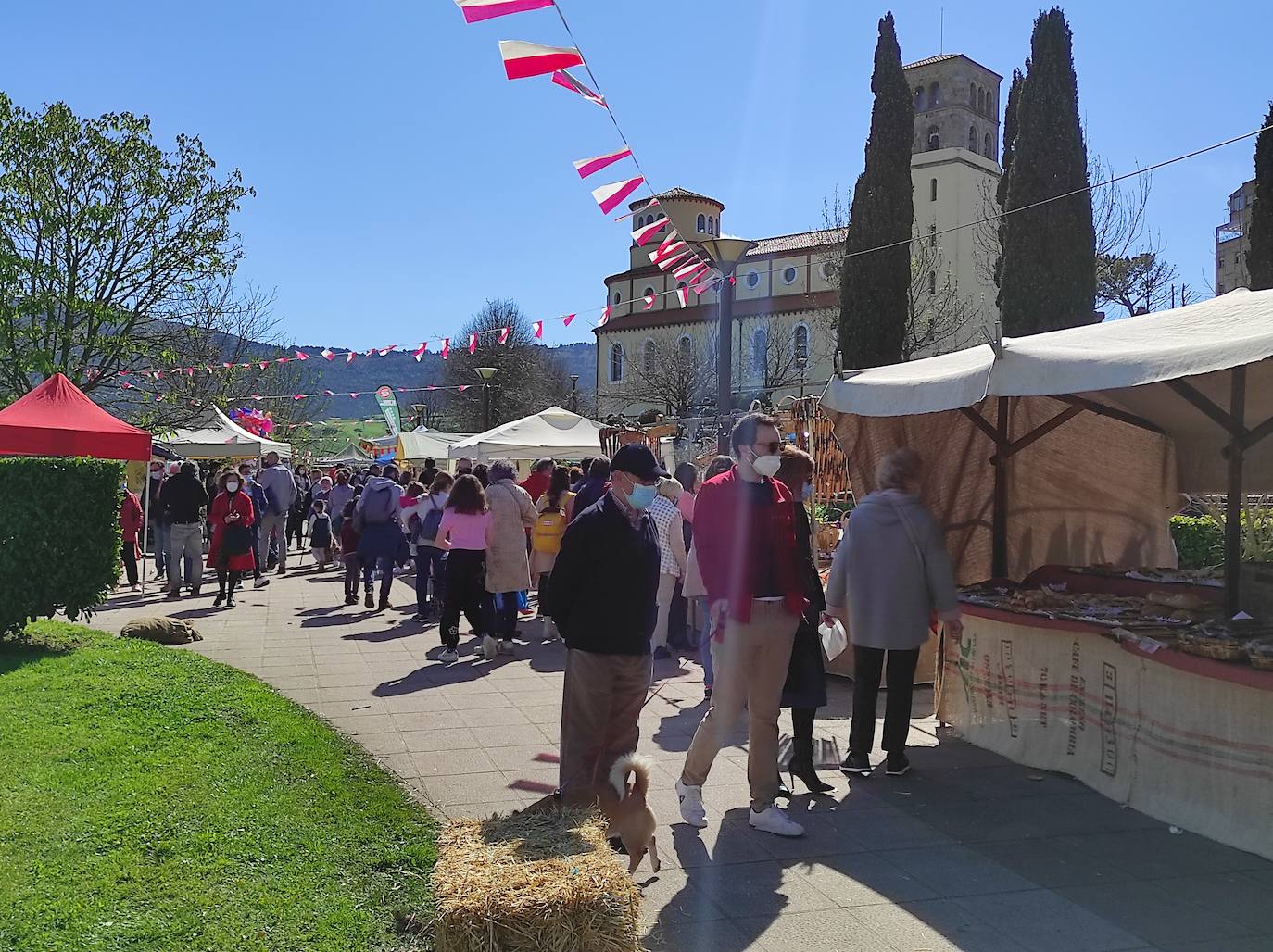 Tradición, artesanía y emoción han sido los ingredientes de este domingo en las fiestas de San José de El Astillero.