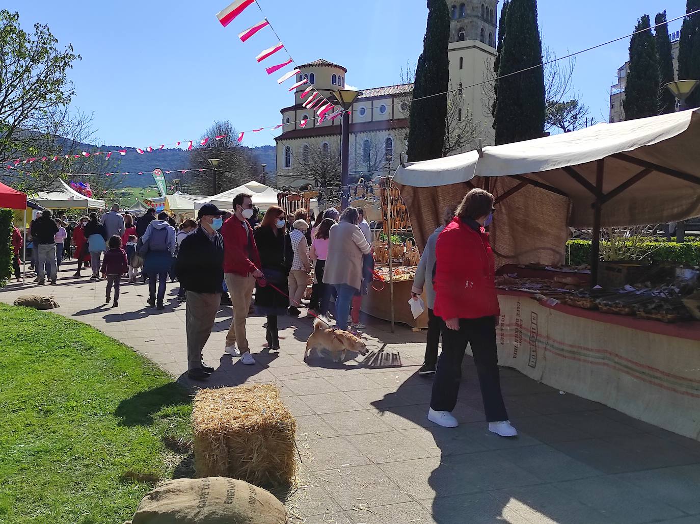 Tradición, artesanía y emoción han sido los ingredientes de este domingo en las fiestas de San José de El Astillero.