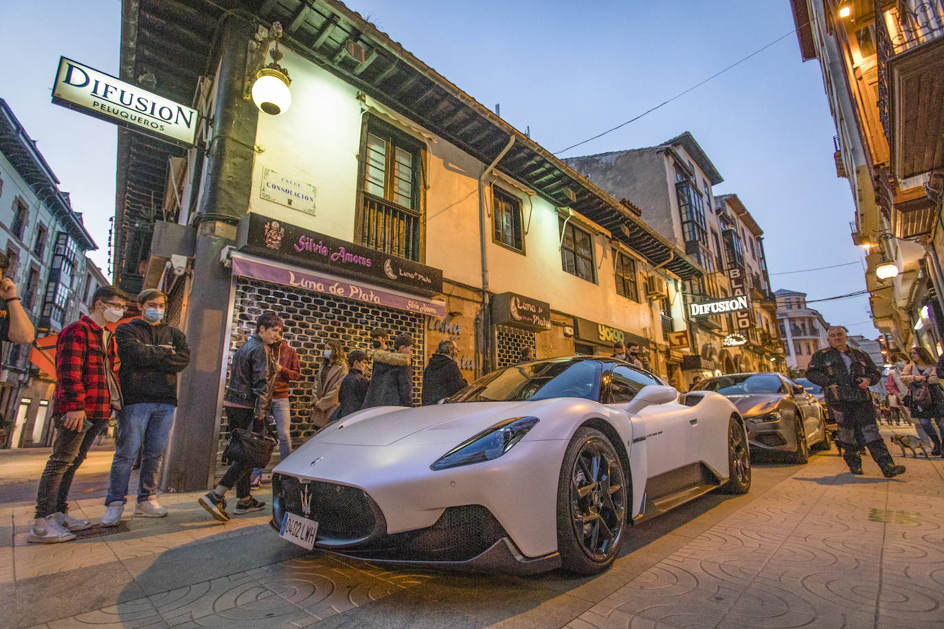 Con base en Santander, los participantes han viajado en Porsche, Lamborghini, Maserati o Ferrari por el arco de la bahía, los valles pasiegos, la costa oriental, la cuenca del Besaya y Liébana