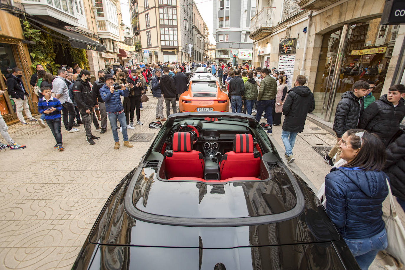 Con base en Santander, los participantes han viajado en Porsche, Lamborghini, Maserati o Ferrari por el arco de la bahía, los valles pasiegos, la costa oriental, la cuenca del Besaya y Liébana