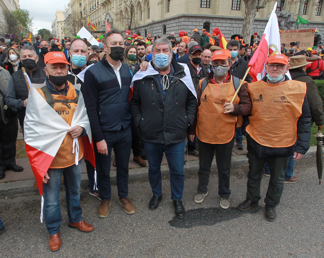 Fotos: Más de cuatro mil cántabros se suman en Madrid al clamor en defensa del mundo rural