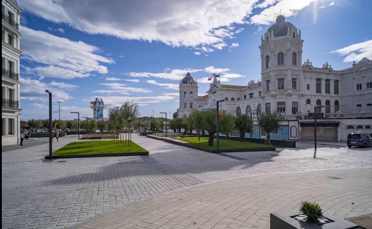 Vista general de la plaza de Italia tras su reciente rehabilitación.