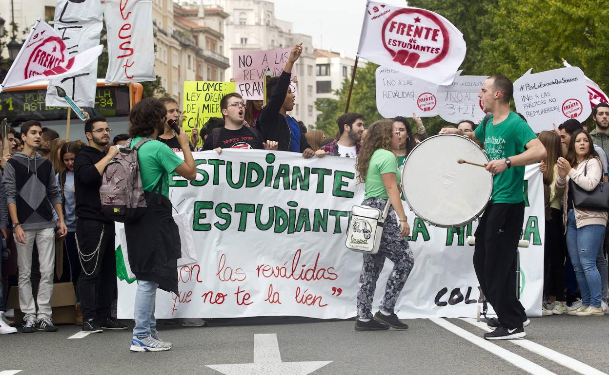 Imagen de una movilización de universitarios en Cantabria