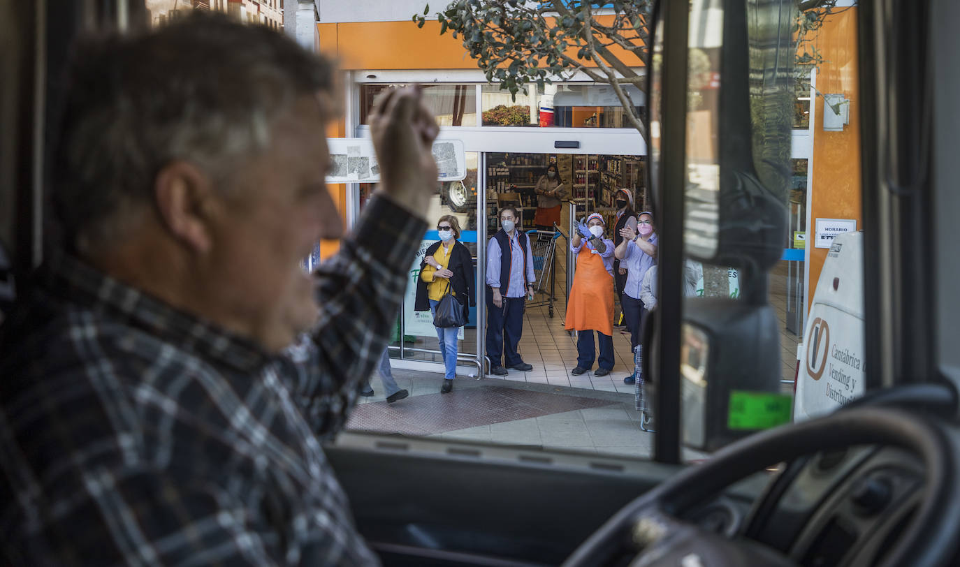 Imagen. Los ciudadanos aplaudieron a los transportistas