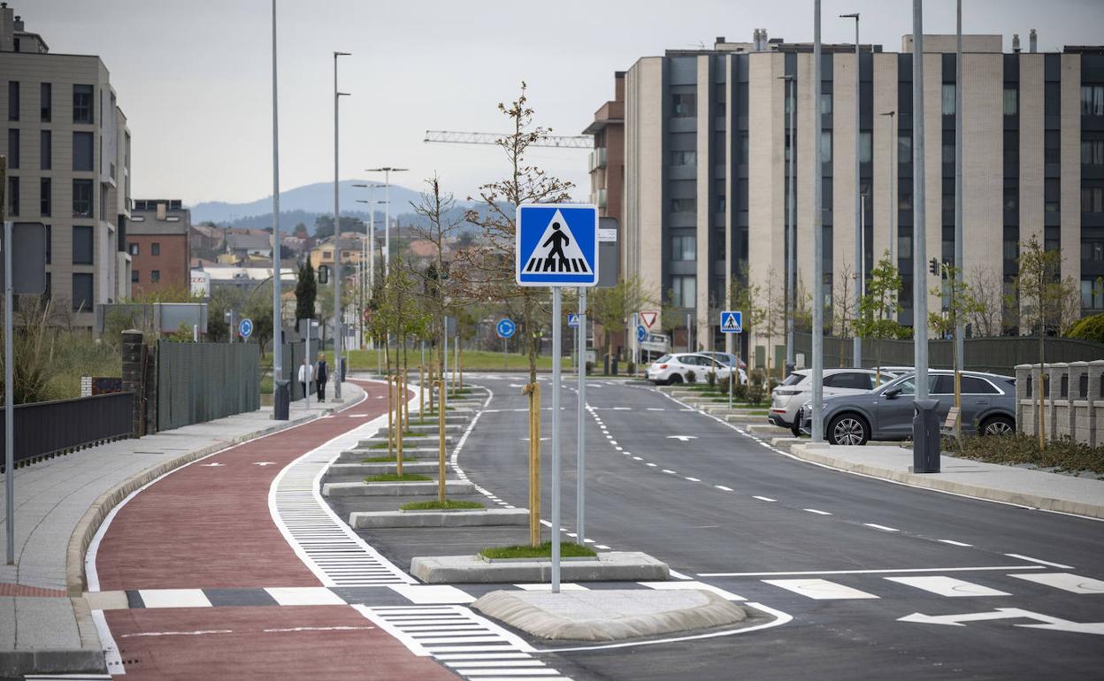 Vsita de la nueva calle de Peñacastillo.