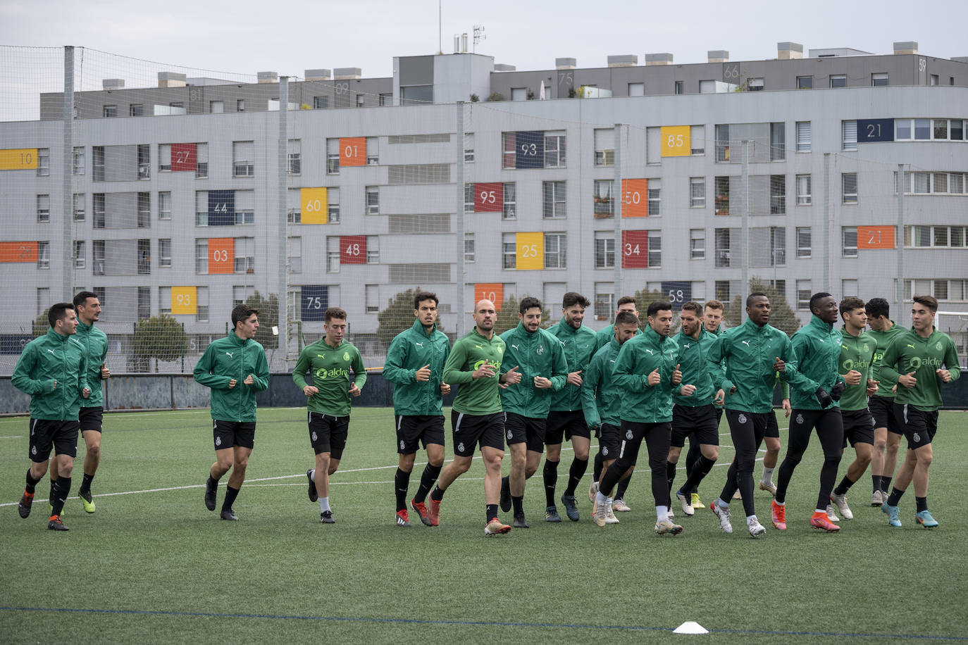 Fotos: El Racing viaja a San Sebastián de los Reyes con Pablo Torre