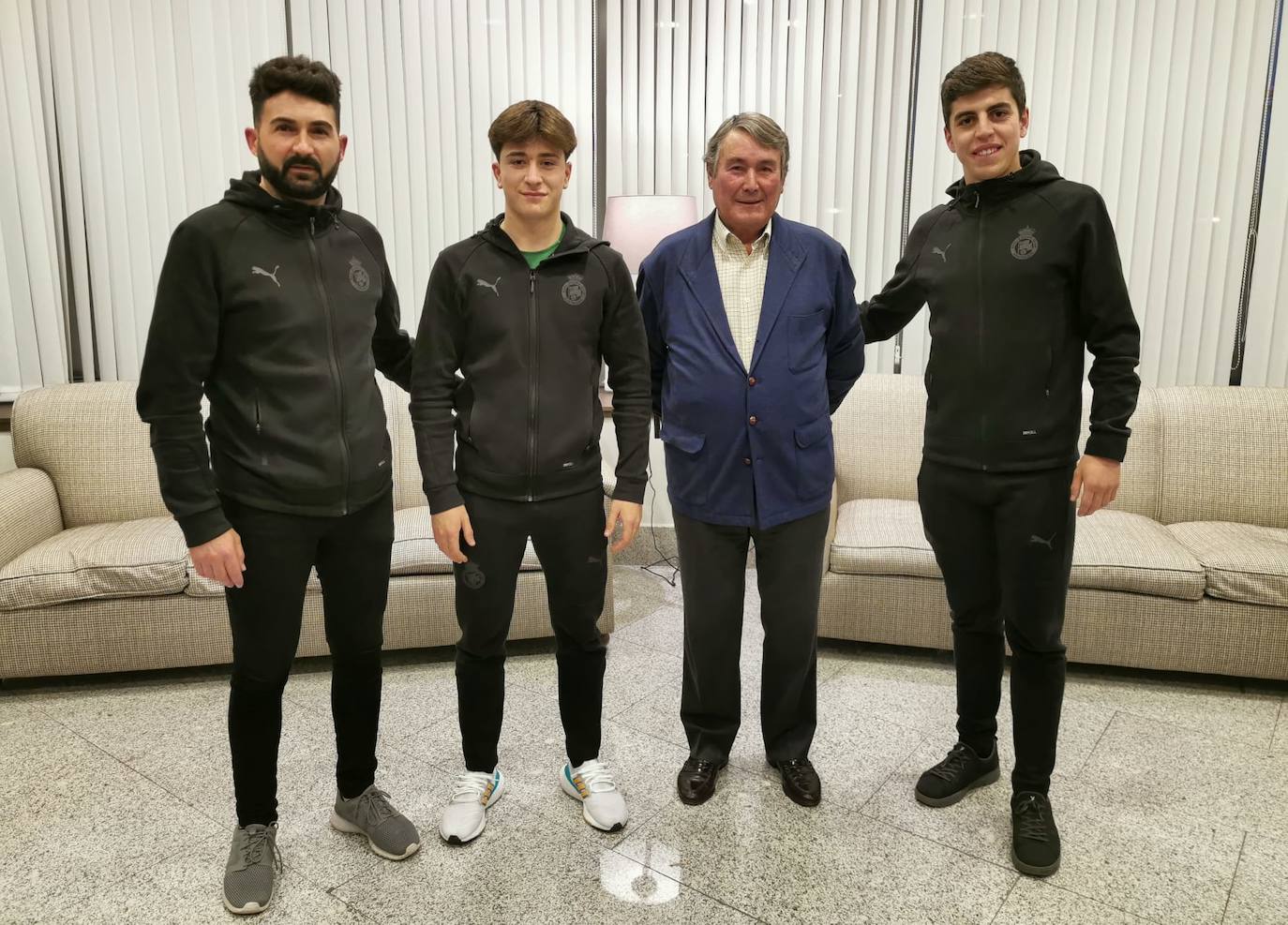 La plantilla del Racing ya se encuentra en Madrid