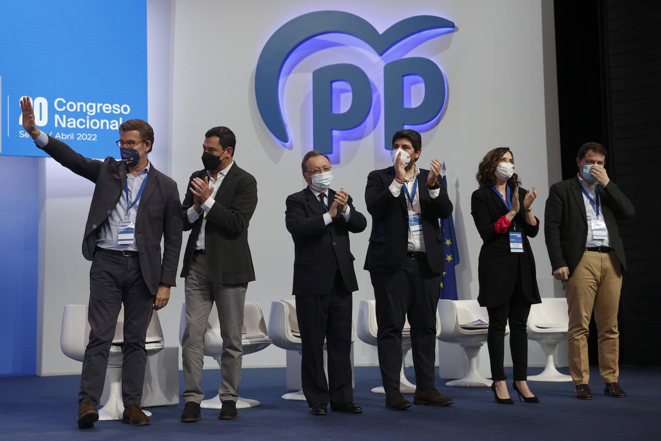 Alberto NúñezFeijóo junto a Juanma Moreno, Juan Jesús Vivas, Fernando López Miras, Isabel Díaz Ayuso y Alfonso Fernández Mañueco durante una mesa de presidentes autonómicos.