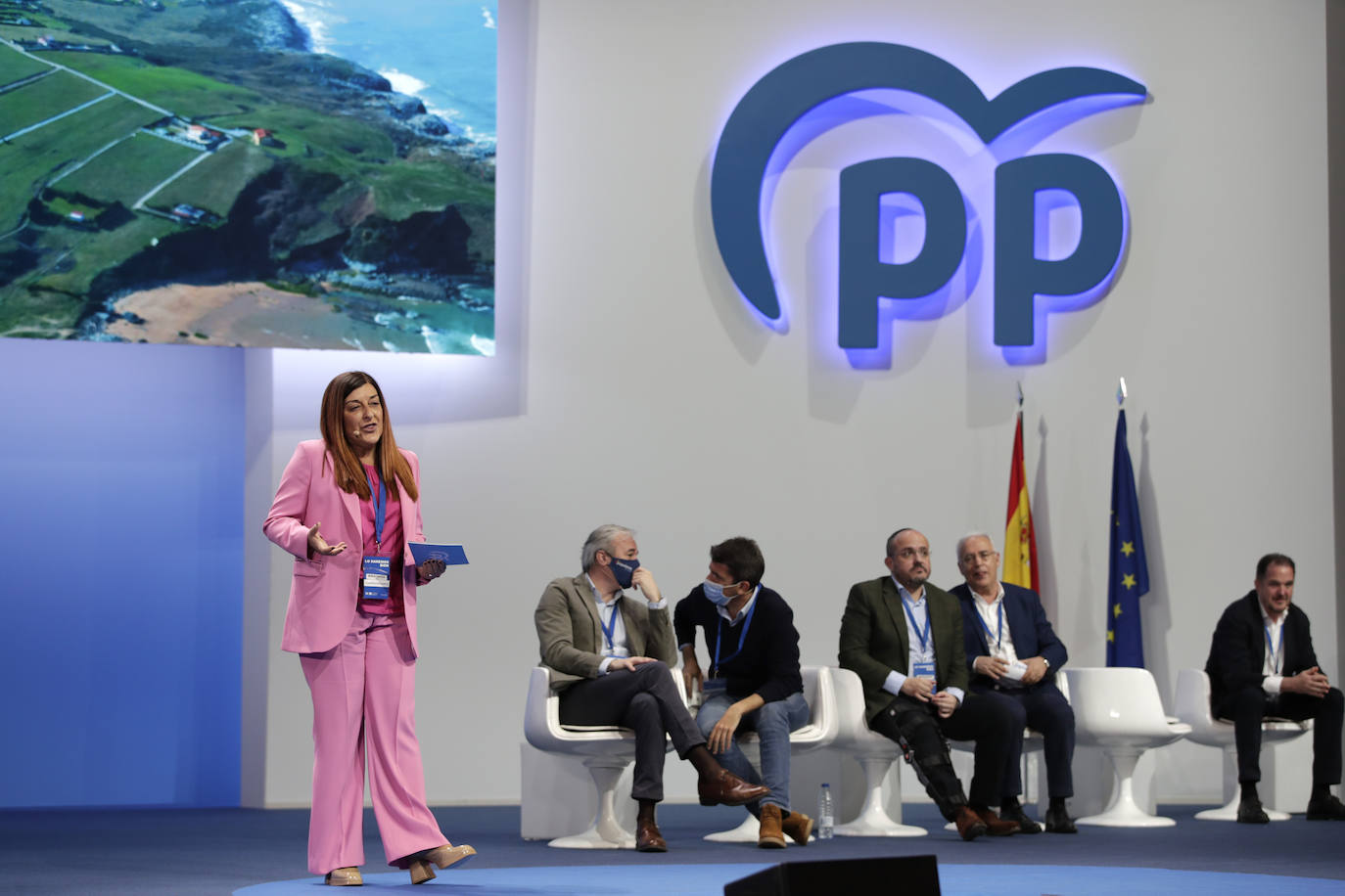 María José Sáenz de Buruaga, durante su discurso en la convención.