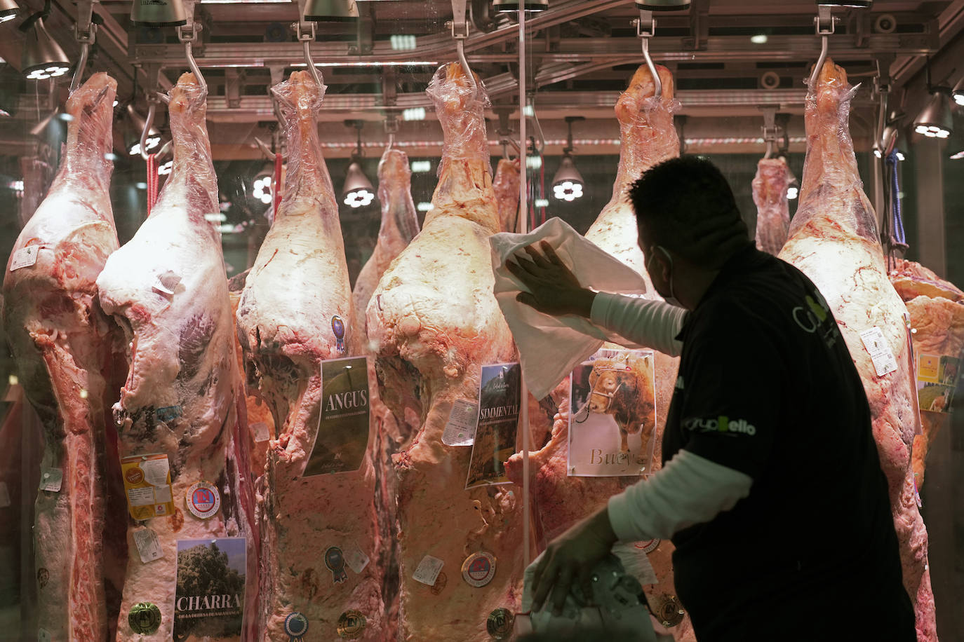 Trece empresas agroalimentarias de Cantabria, en el stand que comparten la Oficina de Calidad Alimentaria de Cantabria (Odeca) y Sodercan, participan en el XIII Salón Alimentaria de Barcelona con la presencia del Rey Felipe VI 