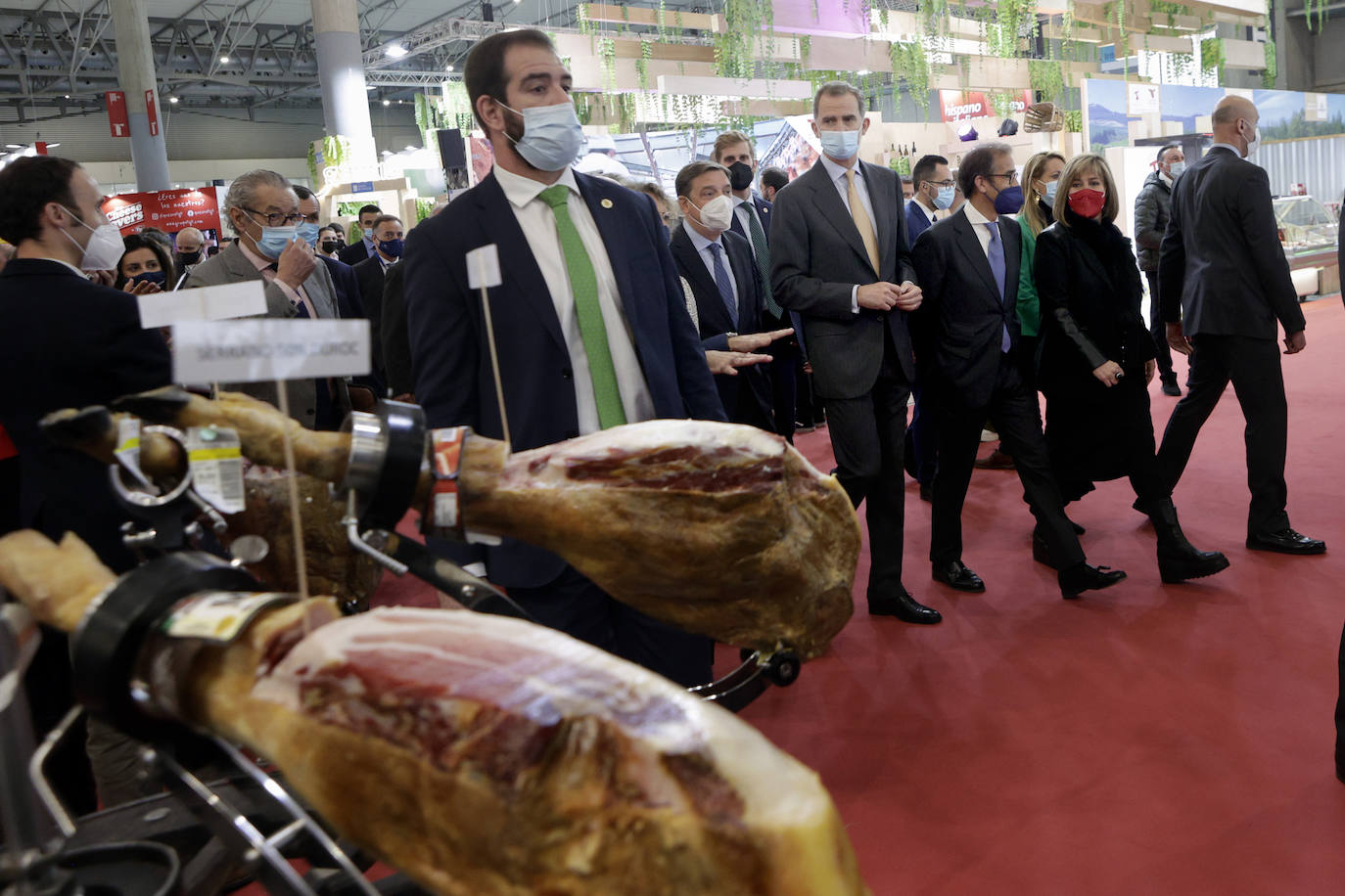 Trece empresas agroalimentarias de Cantabria, en el stand que comparten la Oficina de Calidad Alimentaria de Cantabria (Odeca) y Sodercan, participan en el XIII Salón Alimentaria de Barcelona con la presencia del Rey Felipe VI 