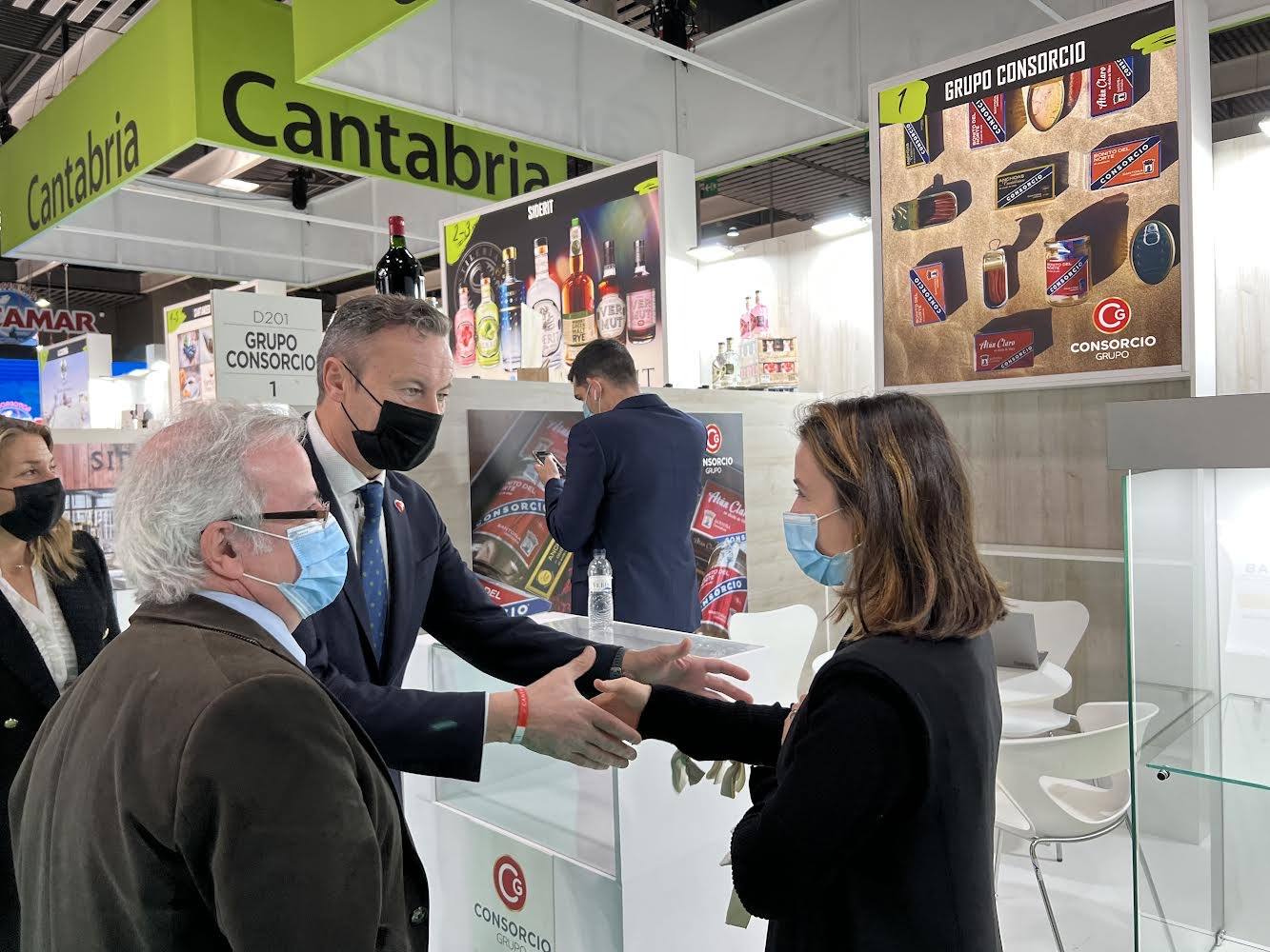 Trece empresas agroalimentarias de Cantabria, en el stand que comparten la Oficina de Calidad Alimentaria de Cantabria (Odeca) y Sodercan, participan en el XIII Salón Alimentaria de Barcelona con la presencia del Rey Felipe VI 