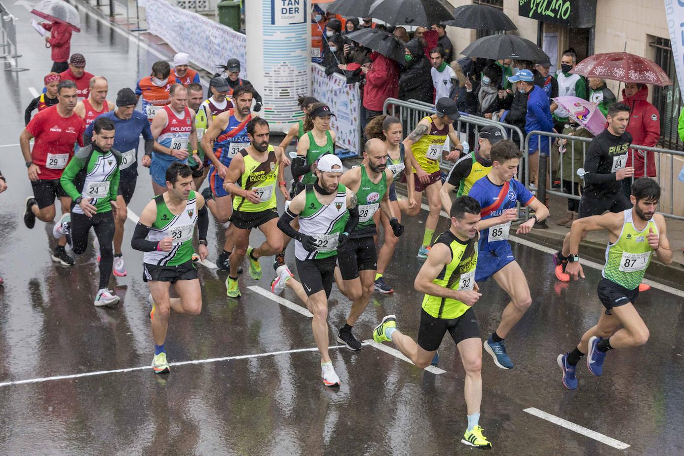 El equipo Valles Pasiegos-Sobaos Luca ganó la Vuelta por Relevos Ciudad de Santander.