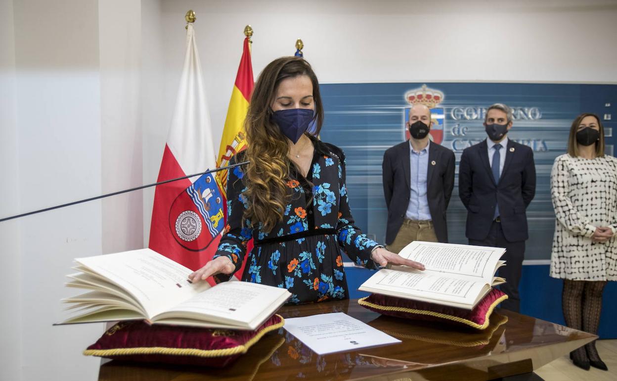 Virginia García Hurtado el día que tomó posesión como secretaria general de la consejería de Sanidad.