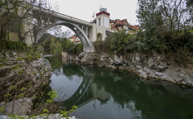 Bello paisaje natural de Puente Viesgo.