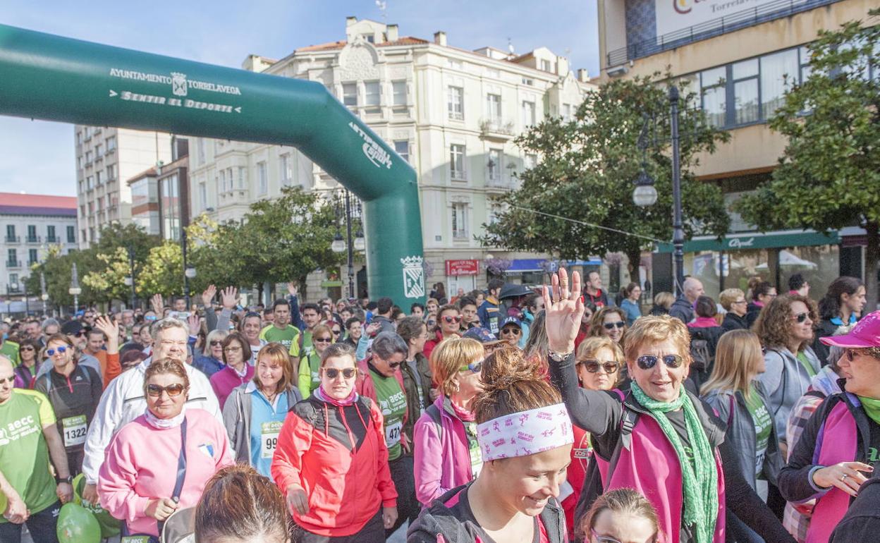 Imagen de archivo de la marcha V Marcha de la Asociación Española Contra el Cáncer en 2019. 