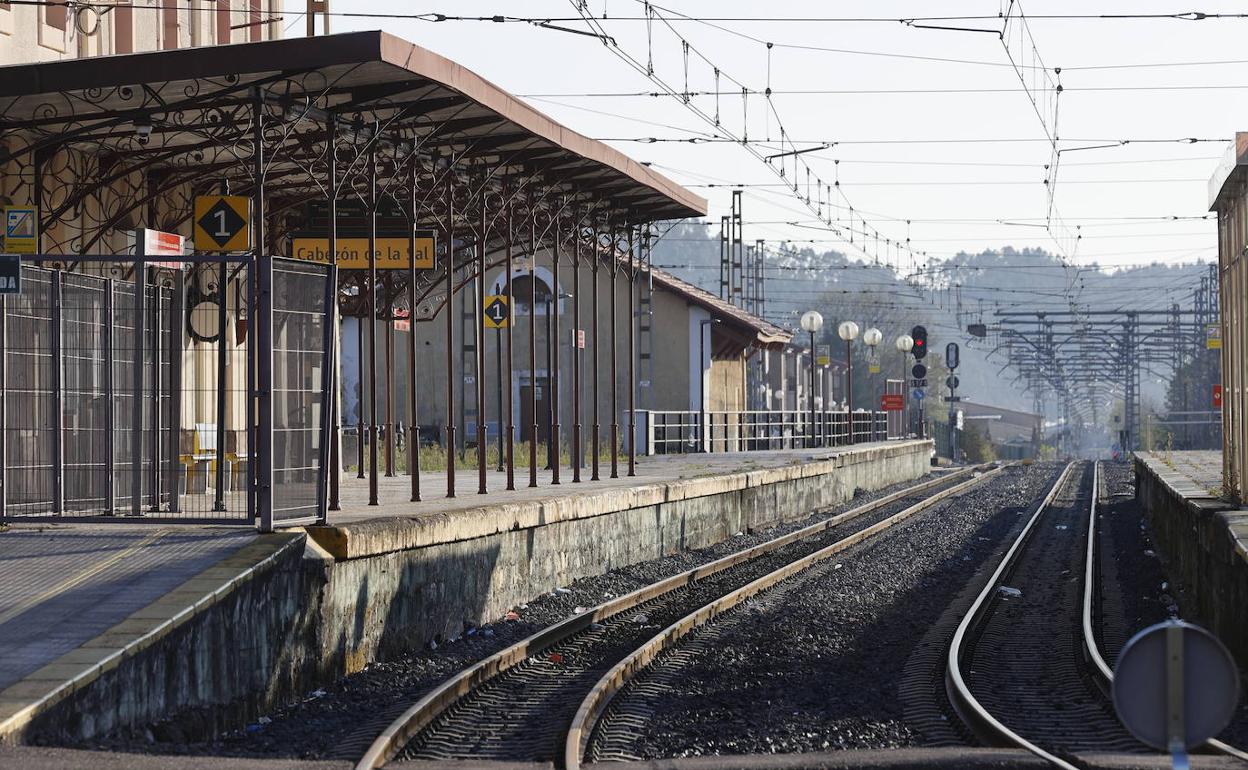 Los trenes de Cercanías permanecieron parados esta mañana durante más de tres horas.