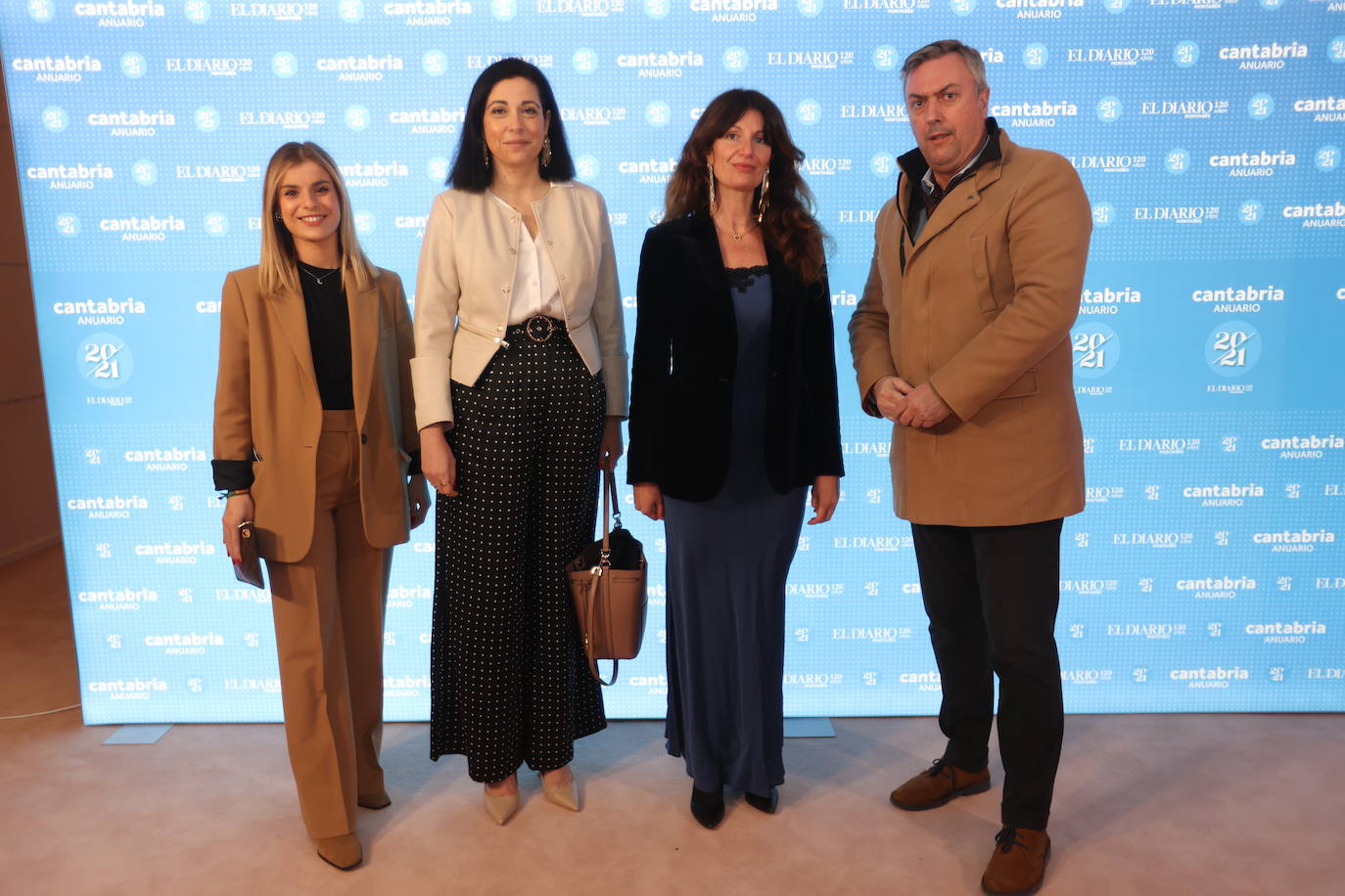 Clara Arnáiz, Alicia Bustamante, Silvia Aparicio y Alejandro Sanz.