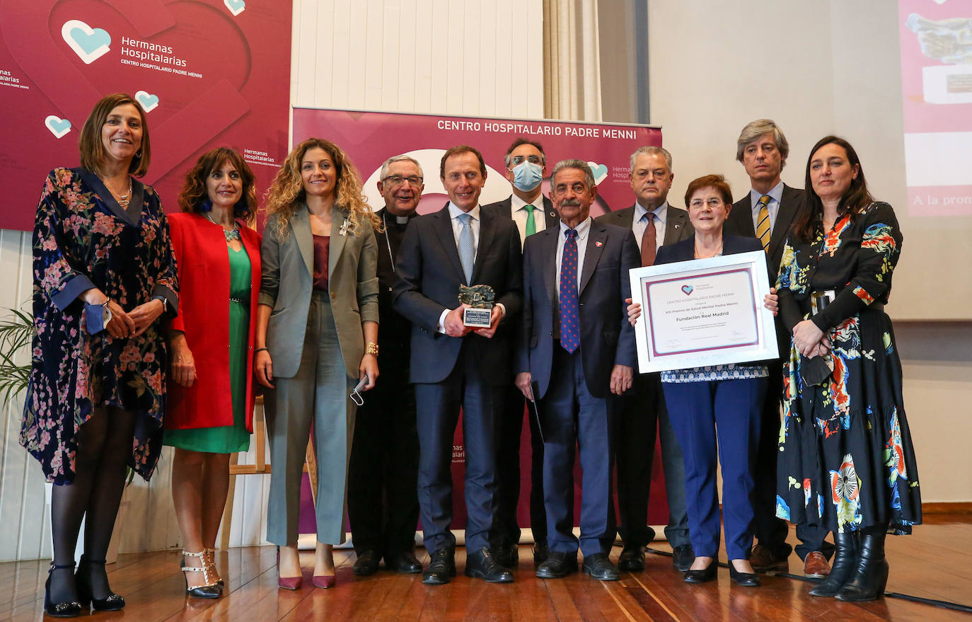 Fotos: Emilio Butragueño recoge el premio Padre Menni a la Fundación Real Madrid