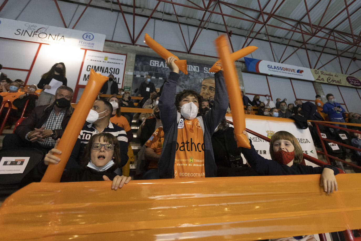 Fotos: El derbi de balonmano entre el Bathco y el Unicaja