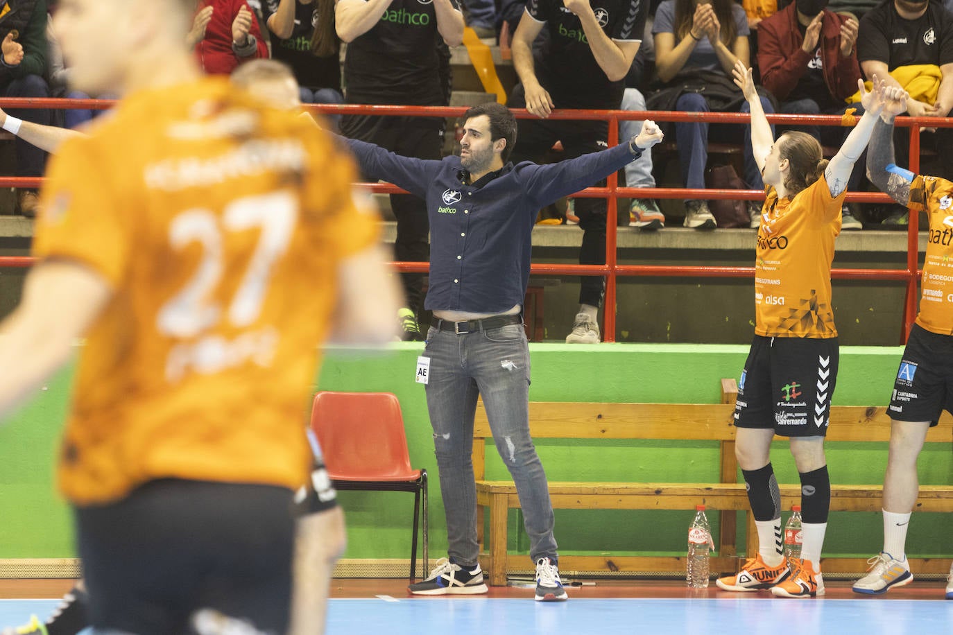 Fotos: El derbi de balonmano entre el Bathco y el Unicaja