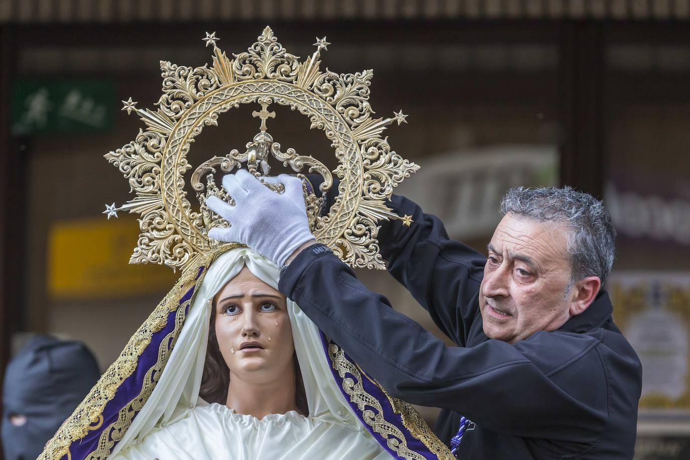 La procesión partió de la iglesia de Los Pasionistas hacia la catedral, haciendo una parada en la calle Madrid, para homenajear al pueblo ucraniano