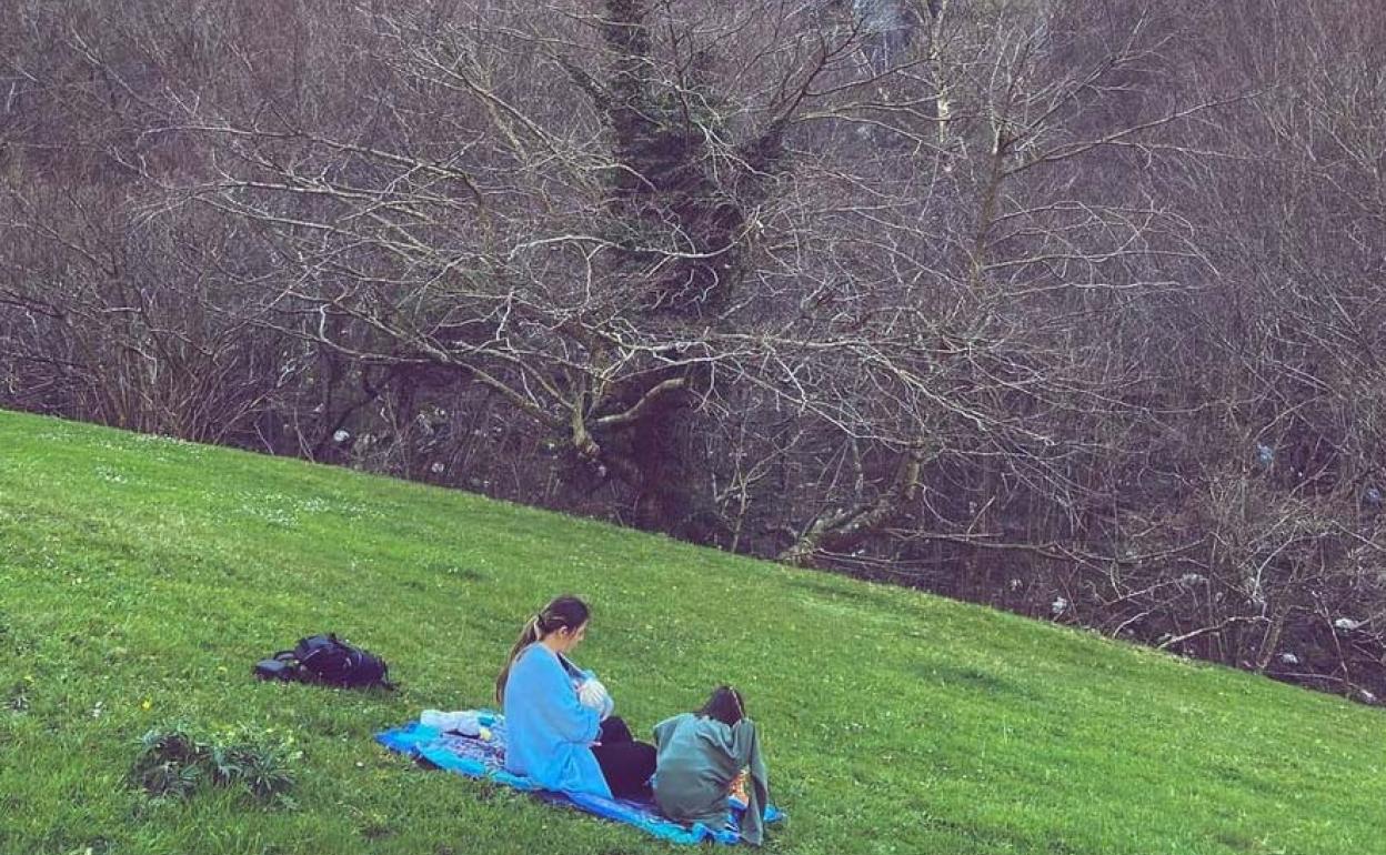 Los momentos de desconexión familiar en Cantabria están asegurados, como en el Nacimiento del Río Asón.