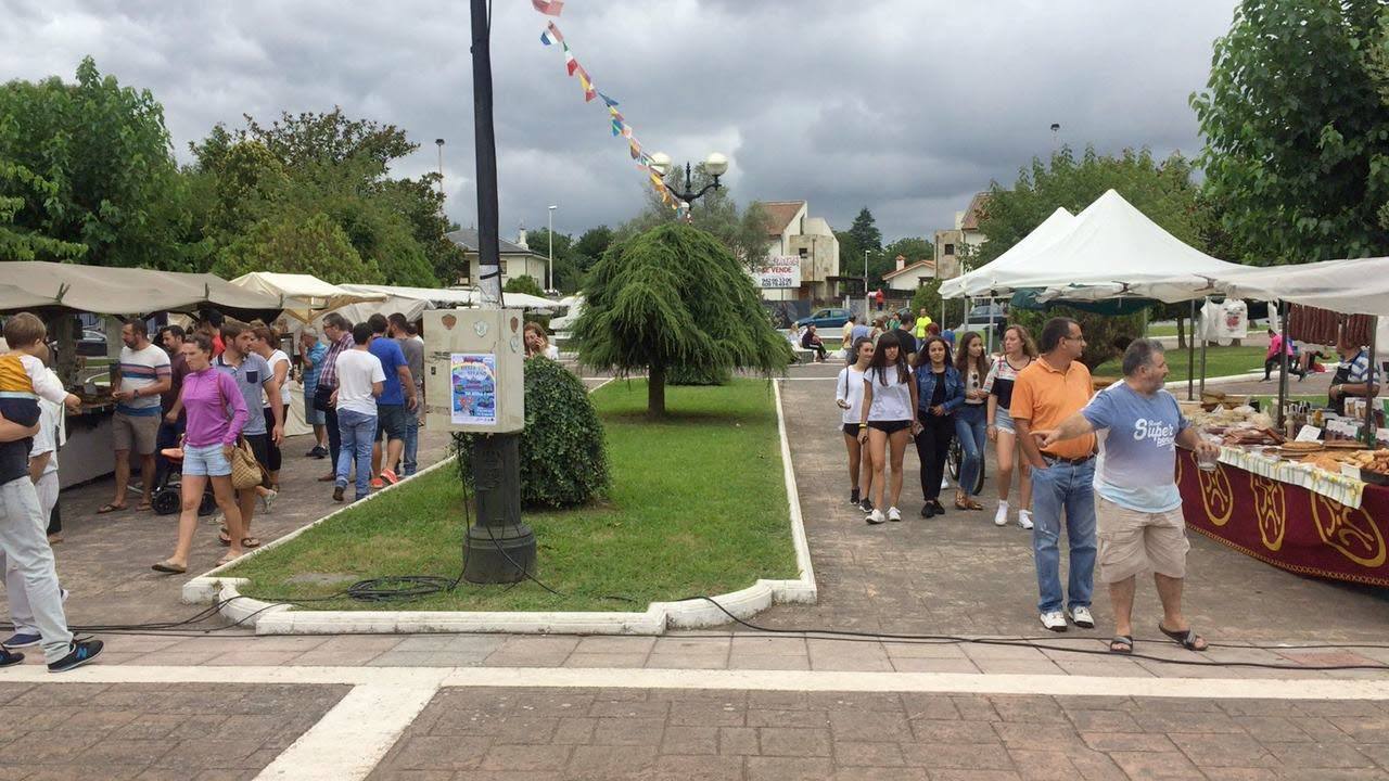 Mercado semanal en Argoños