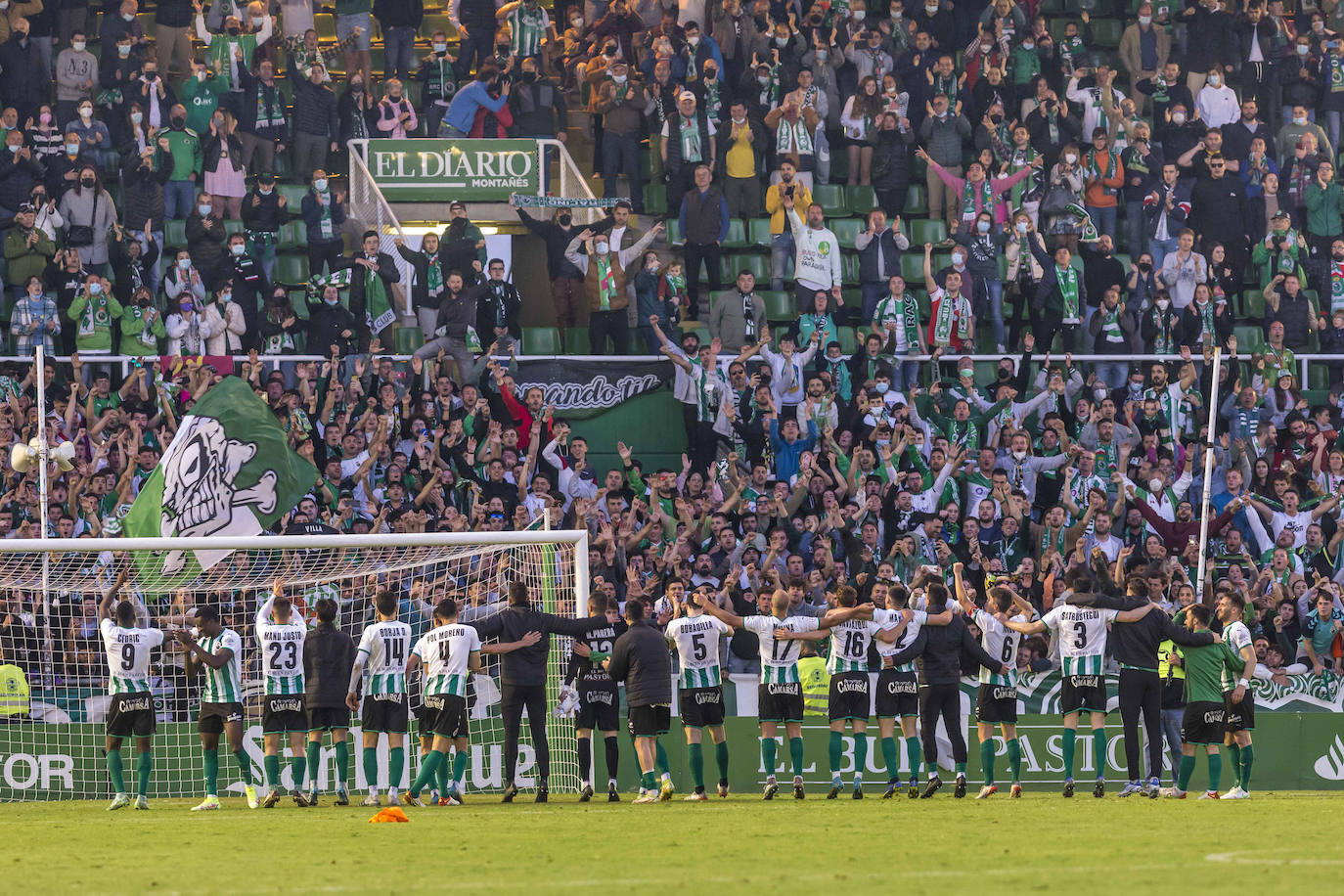 Fotos: Imágenes de la celebración de la victoria del Racing frente a la UD Logroñés