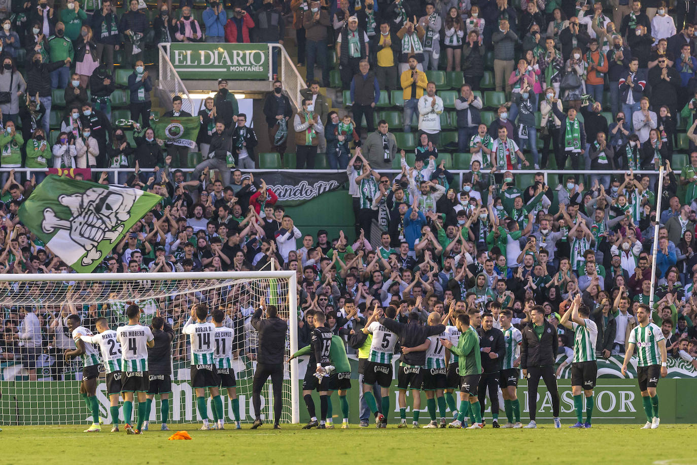 Fotos: Imágenes de la celebración de la victoria del Racing frente a la UD Logroñés