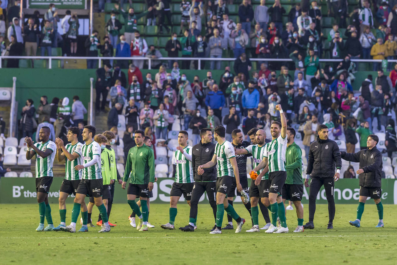 Fotos: Imágenes de la celebración de la victoria del Racing frente a la UD Logroñés