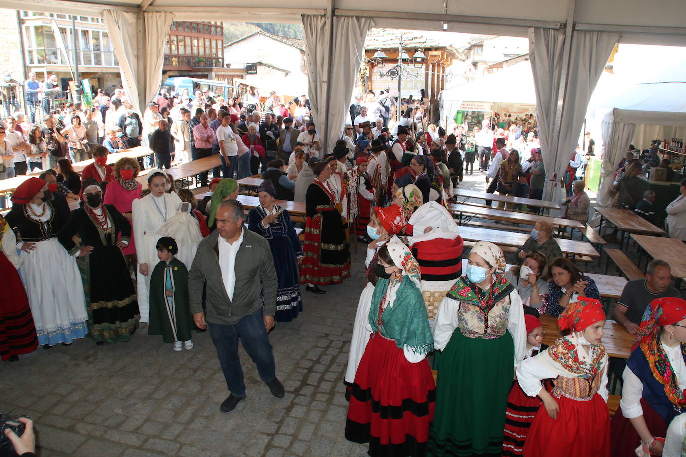 Fotos: Las enfermeras, embajadoras de la Gran Fiesta del Sobao Pasiego y la Quesada