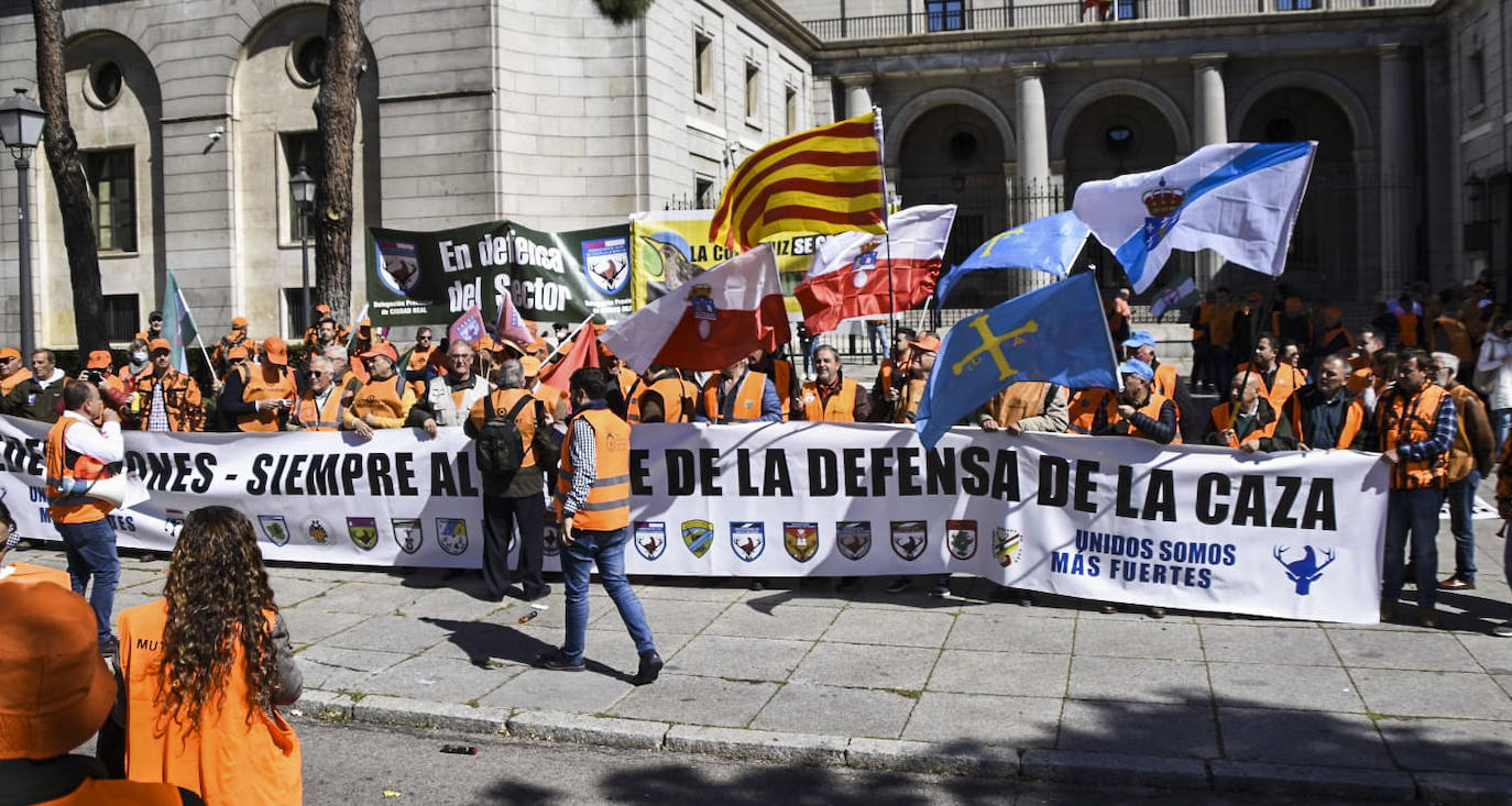 Fotos: Los cazadores cántabros trasladan su protesta a Madrid