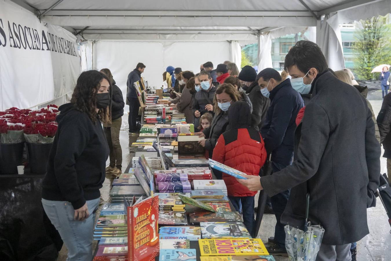 Un Día del Libro a medio gas por la lluvia