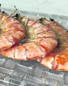 Imagen secundaria 2 - Rodaballo a la parrilla y langostinos a la brasa.