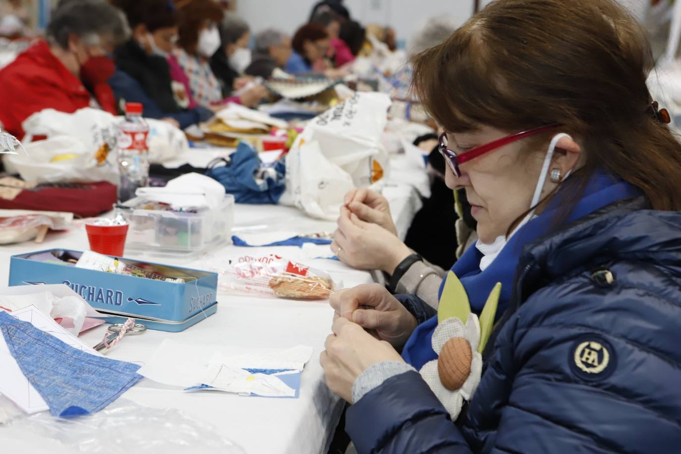 La cita ha reunido a unas 500 mujeres de talleres y grupos de trabajo de Patchwork de diferentes ciudades españolas y de Cantabria.