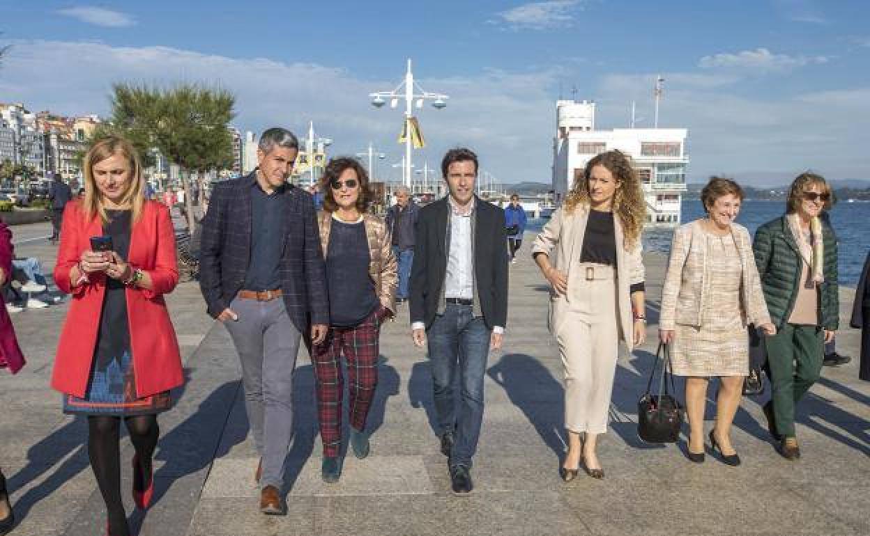 Noelia Cobo, Pablo Zuloaga, Carmen Calvo, Pedro Casares, Ainoa Quiñones, María Luisa Real y Eva Ranea.