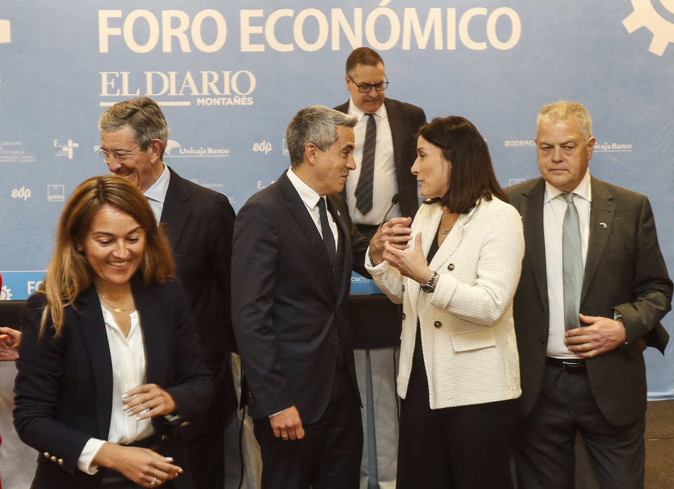 Fotos: Pablo Zuloaga, en el Foro Económico de El Diario Montañés