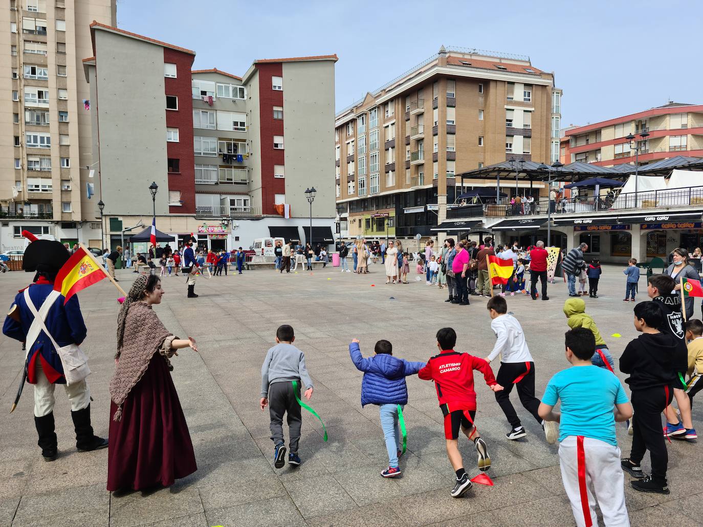 El municipio celebra hasta el 2 de mayo la Fiesta Homenaje a Pedro Velarde, una cita en recuerdo al militar de Muriedas que se va a desarrollar a través de varias actividades, espectáculos y actuaciones de calle dirigidas a toda la familia