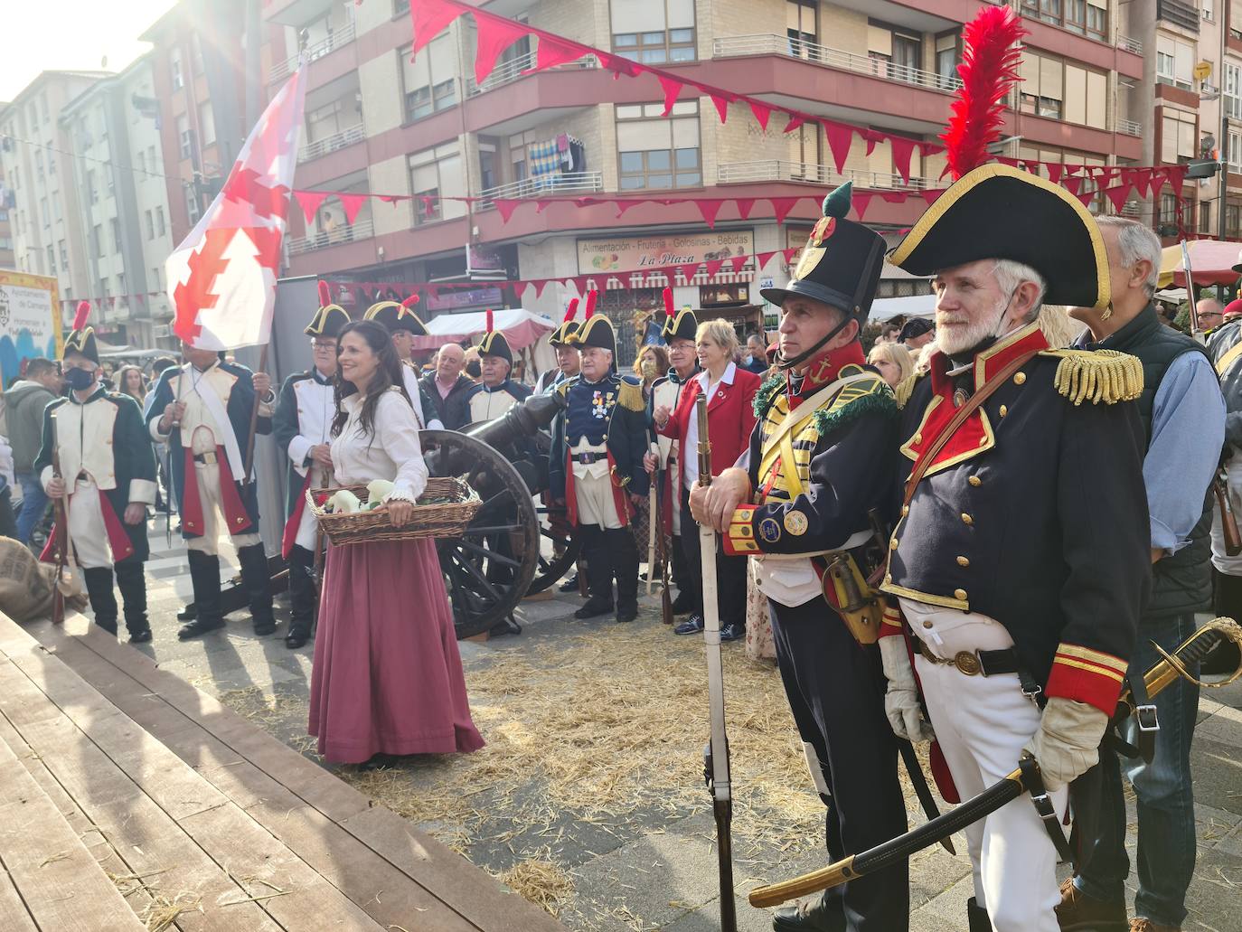 El municipio celebra hasta el 2 de mayo la Fiesta Homenaje a Pedro Velarde, una cita en recuerdo al militar de Muriedas que se va a desarrollar a través de varias actividades, espectáculos y actuaciones de calle dirigidas a toda la familia