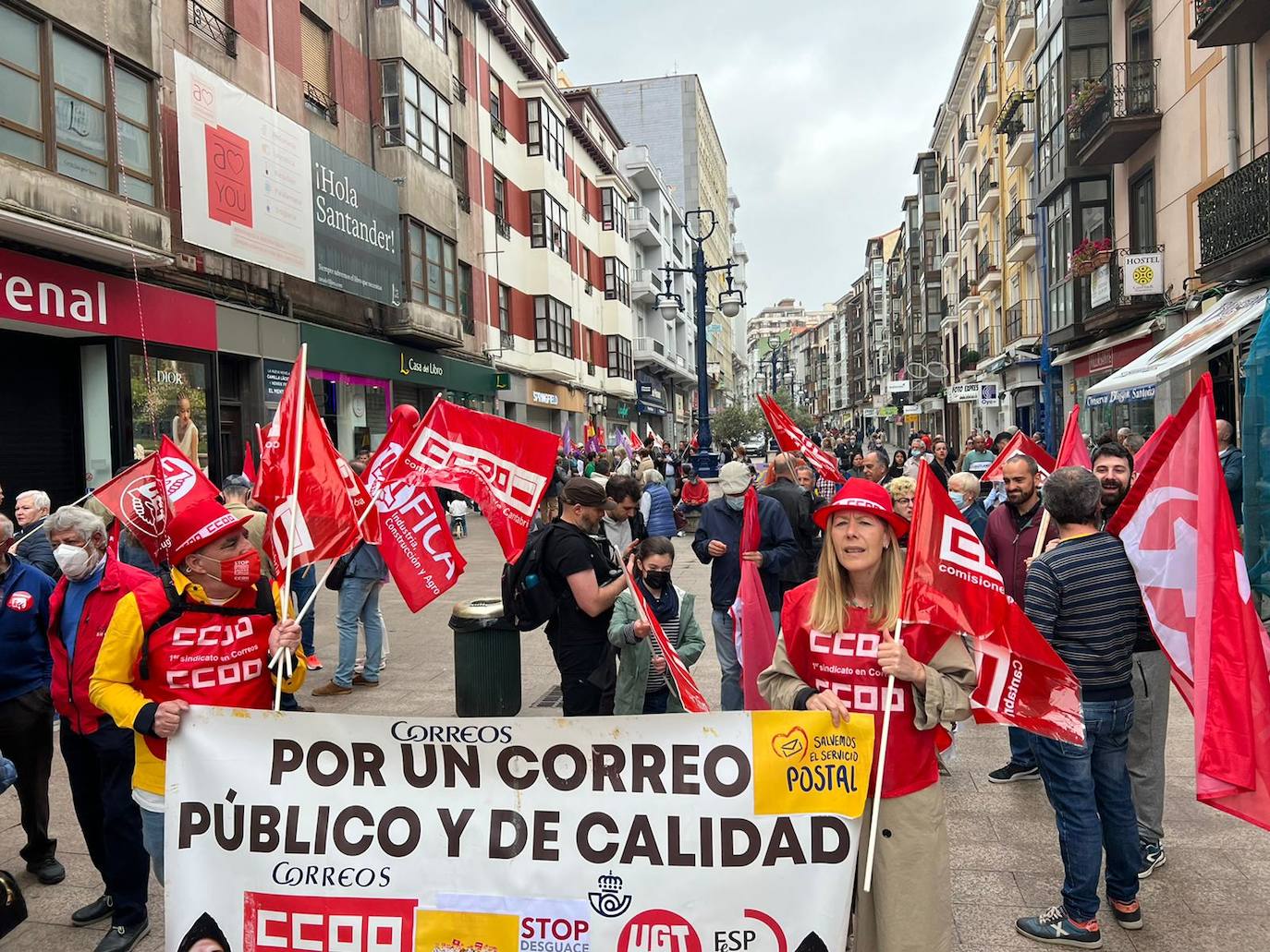 Fotos: El Primero de Mayo vuelve a salir a la calle en Santander