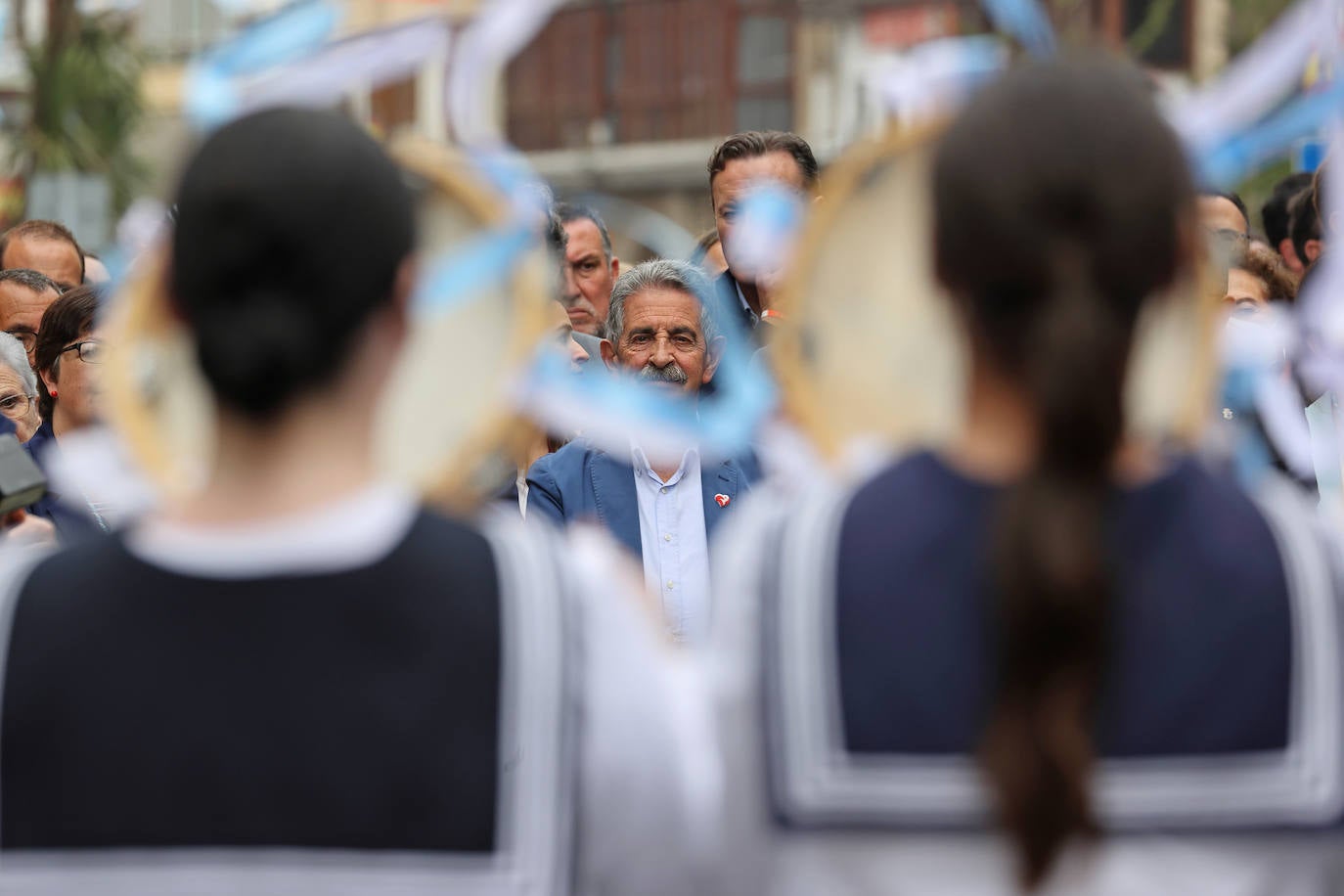 San Vicente de la Barquera recupera su procesión marítima tras dos años de paréntesis con una de sus ediciones más multitudinarias