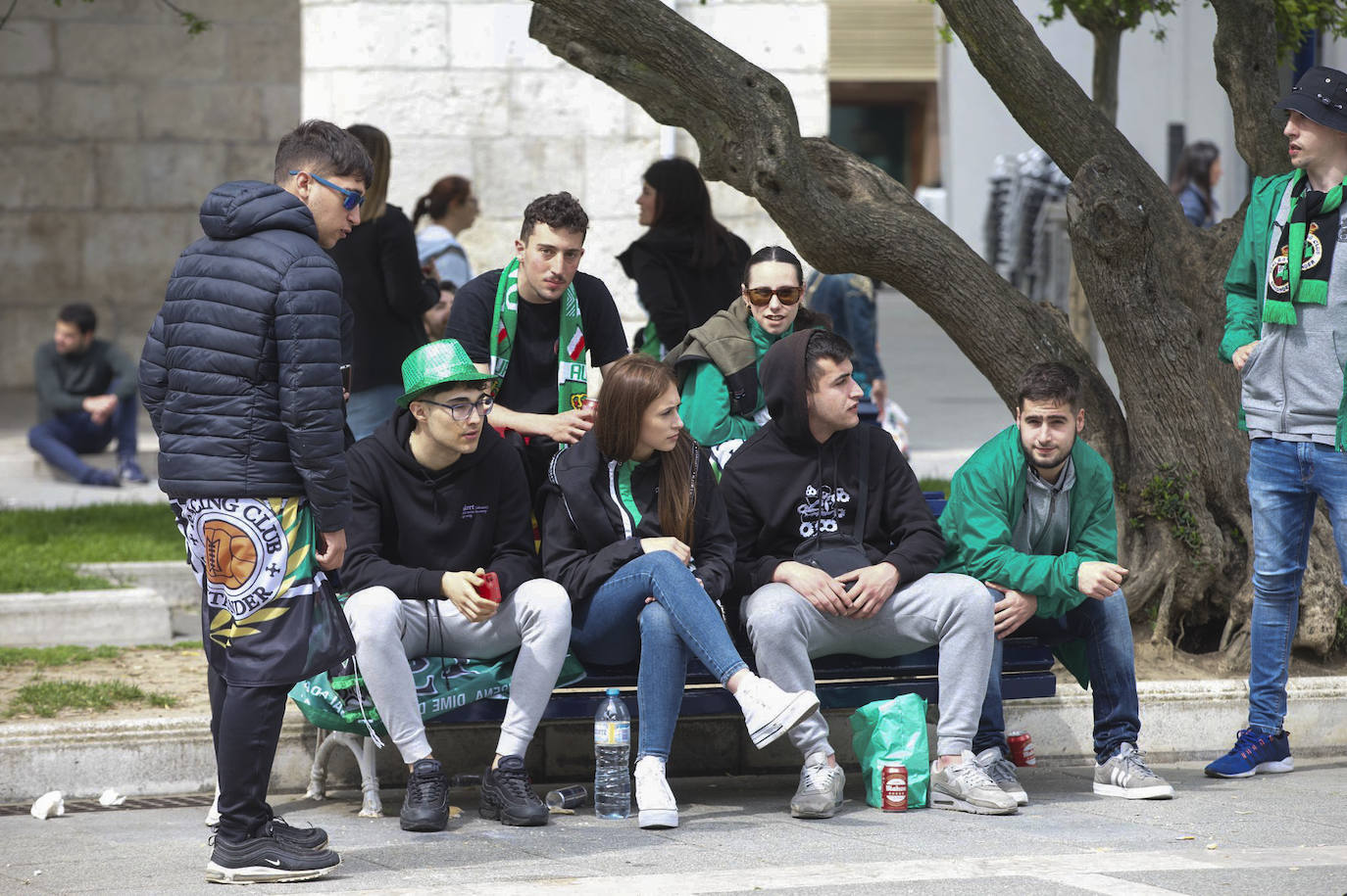 Los aficionados se acercaron hasta Pombo para comenzar la celebración.