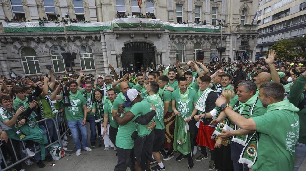 Festejo por las calles de Santander