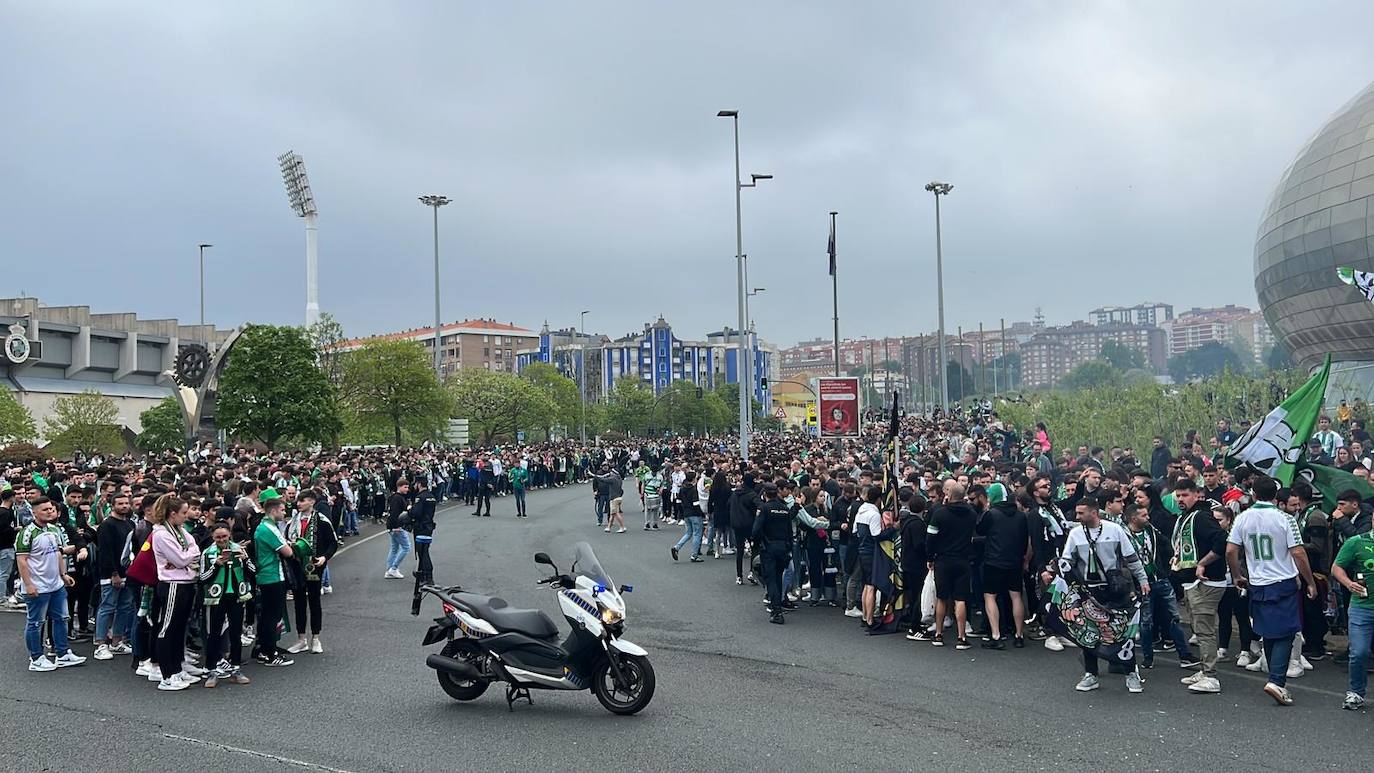 Fotos: Así ha sido el emocionante recibimiento al Racing en El Sardinero