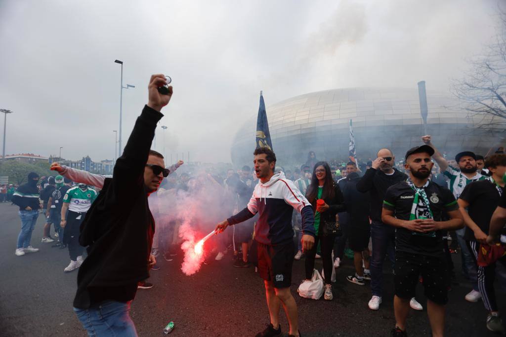 Fotos: Así ha sido el emocionante recibimiento al Racing en El Sardinero