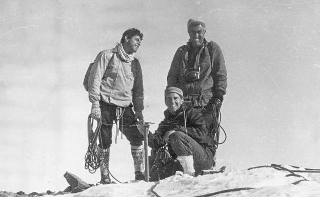 Primera invernal en Picos de Europa celebrada en 1965.