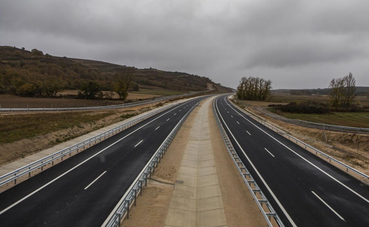 La autovía A-73 que conecta Burgos con Aguilar de Campoo está parcialmente en servicio. 