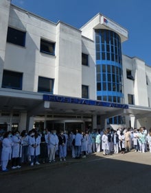 Imagen secundaria 2 - Movilización en el hospital de Laredo: «No queremos ser ciudadanos de segunda»