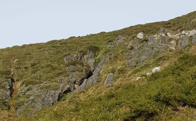 Cueva «La Casona», zona de paso obligada para alcanzar el Cueto Cerralosa